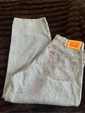Levi's Light Wash 550 Men’s Jeans - relaxed fit size 36/29 .